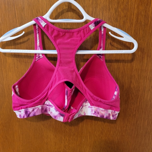 Women's Old Navy Sports Bra, size 38C - Picture 2 of 2